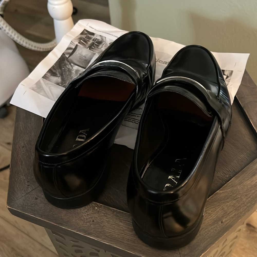 🛑 1 hour sale. Prada Men's Black Leather Loafers, size 7.5 - Picture 8 of 13